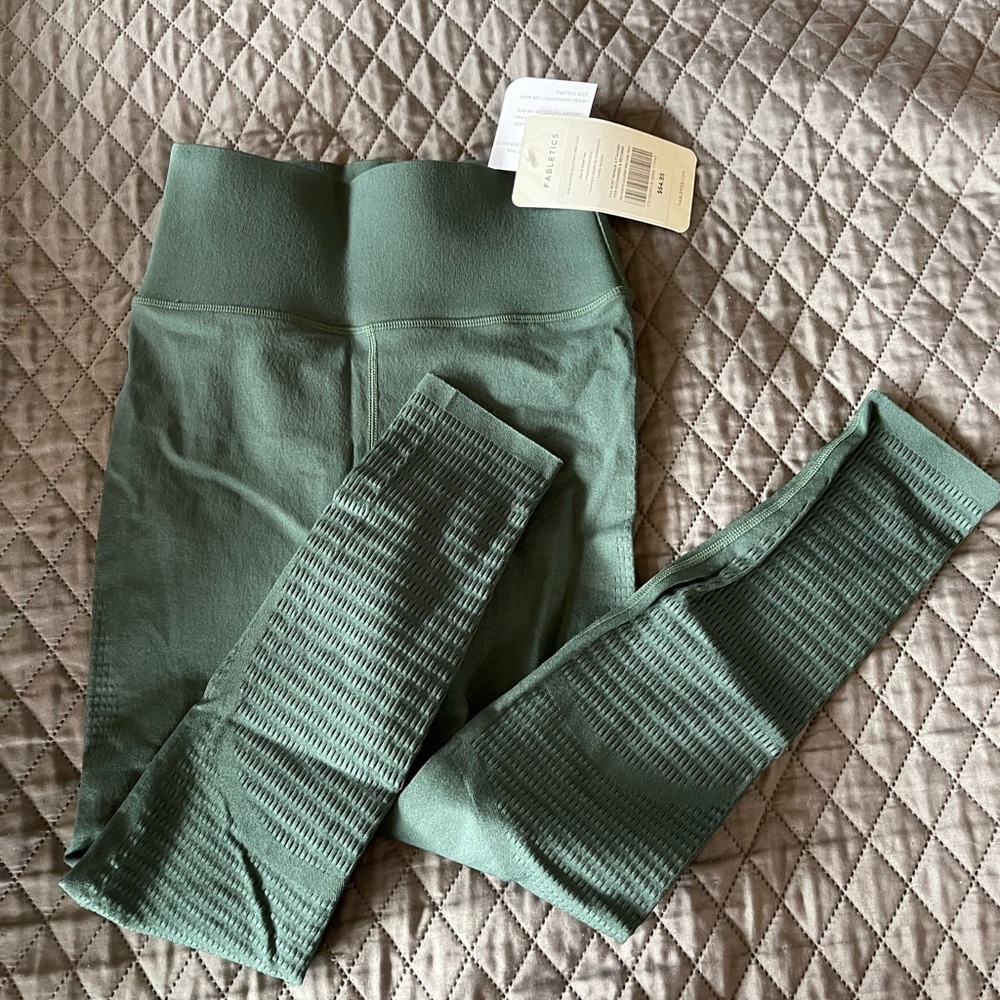 NWT Fabletics Capris